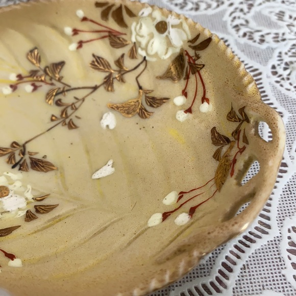 - Vintage Leaf Shaped Porcelain Neutral Hand Painted Floral Pattern Trinket Dish - Picture 4 of 6